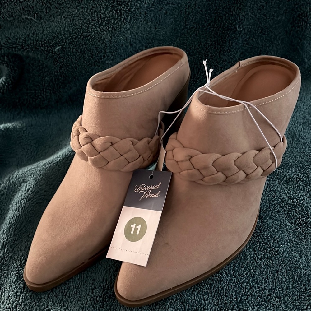 Universal Thread Faux Suede Taupe Avis Mule Heel Shoes Size 11 NWT